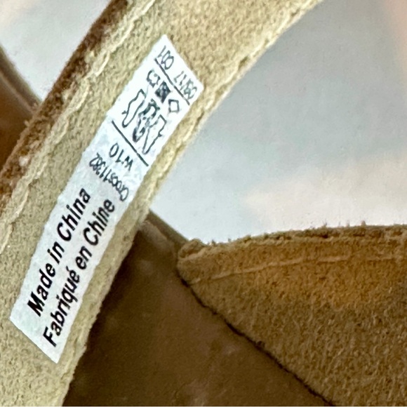 Crocs Women’s Leigh Beige Wedge Sandals- Ankle Strap-Dressy or Casual- Size 10 - Picture 4 of 5